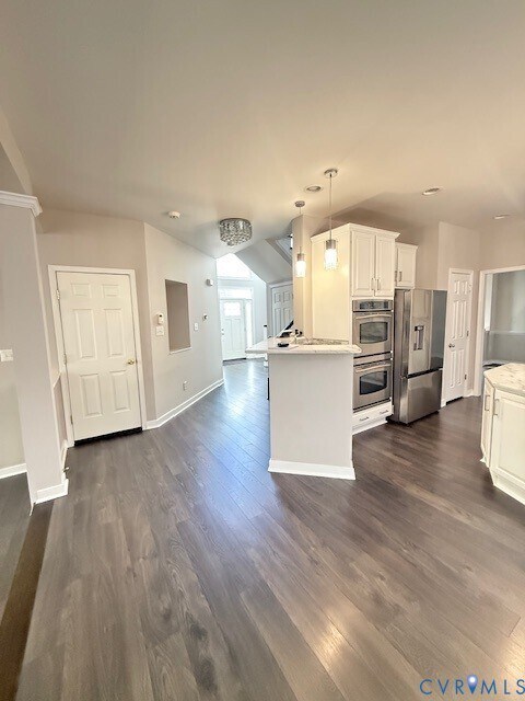 Building Photo - 9379 Roseland Ct