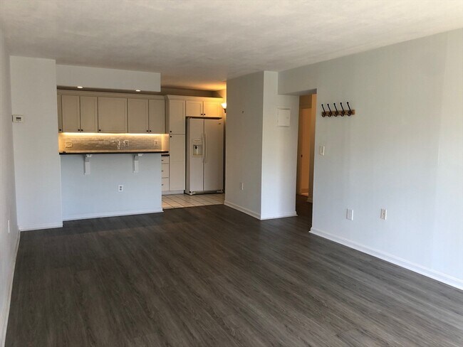 Building Photo - 151 Coolidge Ave