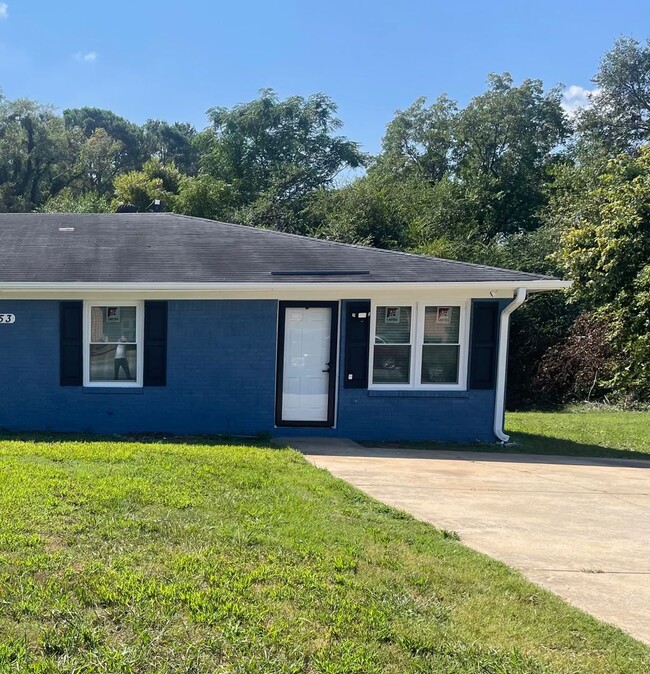 Primary Photo - Duplex in Newnan