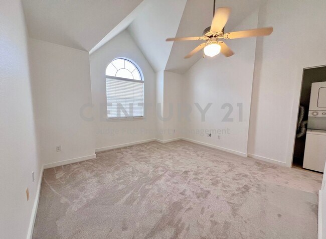 Building Photo - Beautiful 1/1.5 Condo in Dallas For Rent!