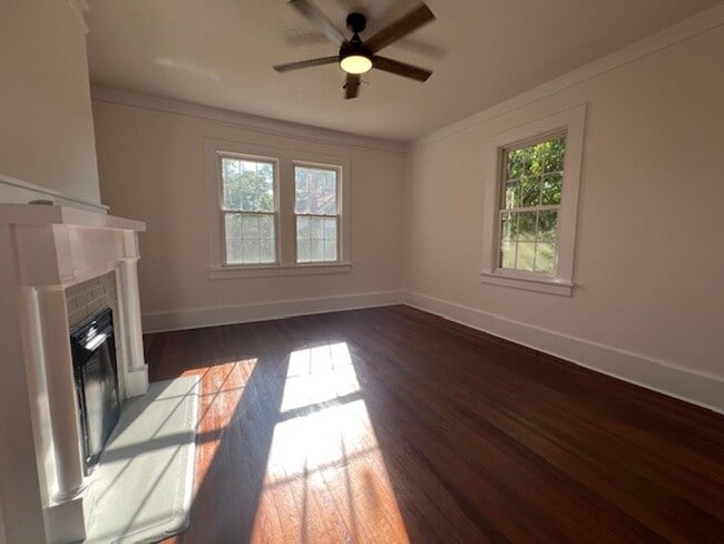 Building Photo - 3 Bedroom, 1 Bath Home
