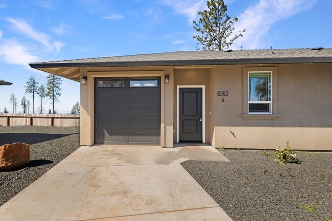 Building Photo - 6377 Oak Way