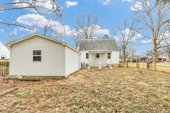 Building Photo - 502 E Washington St