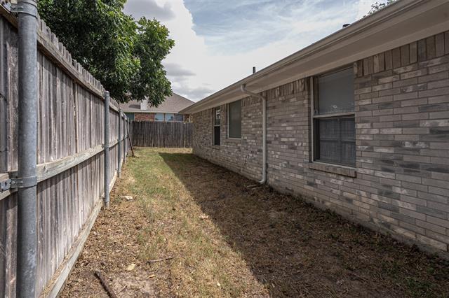 Building Photo - 733 Windridge Ln