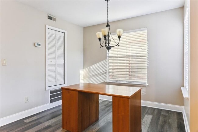 Building Photo - 914 Wentworth Ct