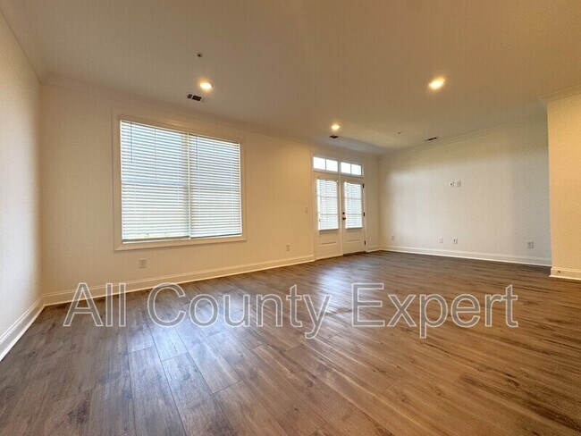 Building Photo - 522 Sawnee Vlg Blvd