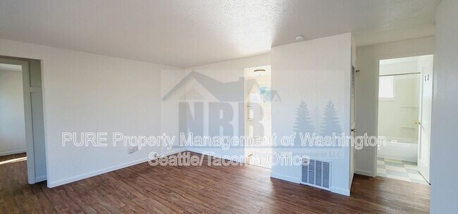 Building Photo - 10522 Addison St SW