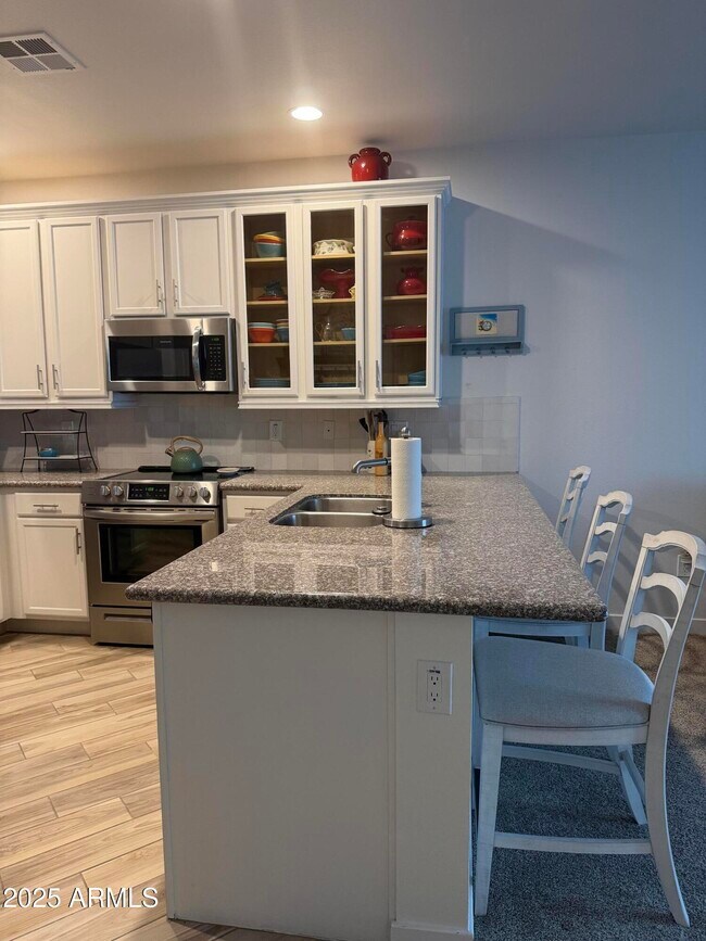 Building Photo - 2511 W Queen Creek Rd