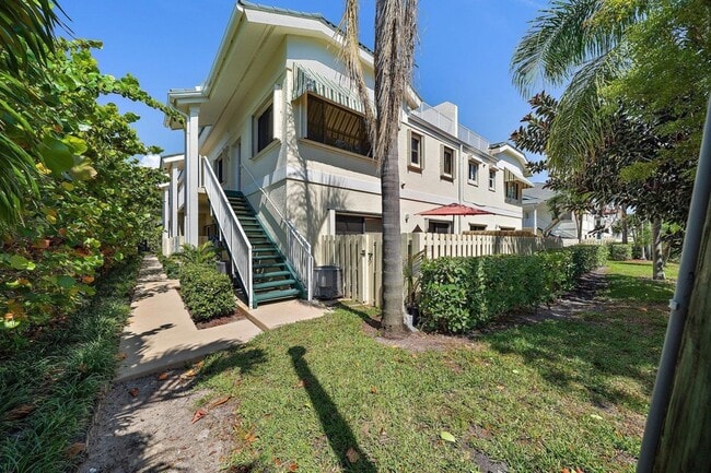 Building Photo - 860 Bella Vista Ct S