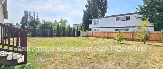 Building Photo - 1083 Alder Ave