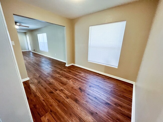 Building Photo - Pet Friendly 3BR/2BA NW Gainesville Home - Available mid-July!