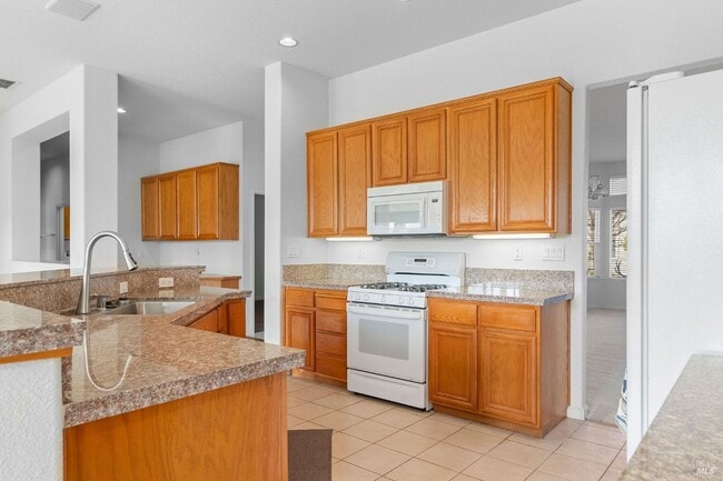 Building Photo - 139 Cedar Ridge Dr