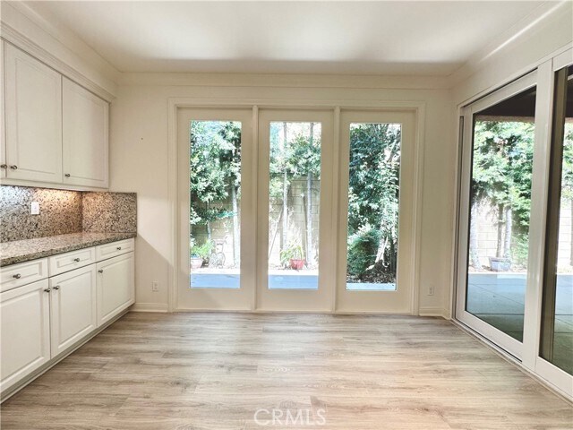 Building Photo - 38 Lupari