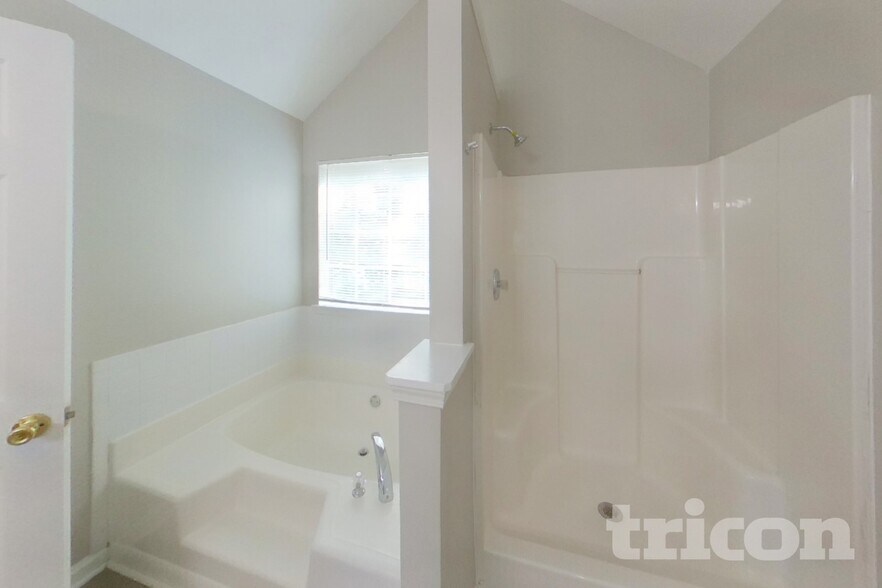 Building Photo - 523 Andrews Dr