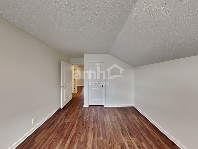 Building Photo - 3331 Foxside Ln