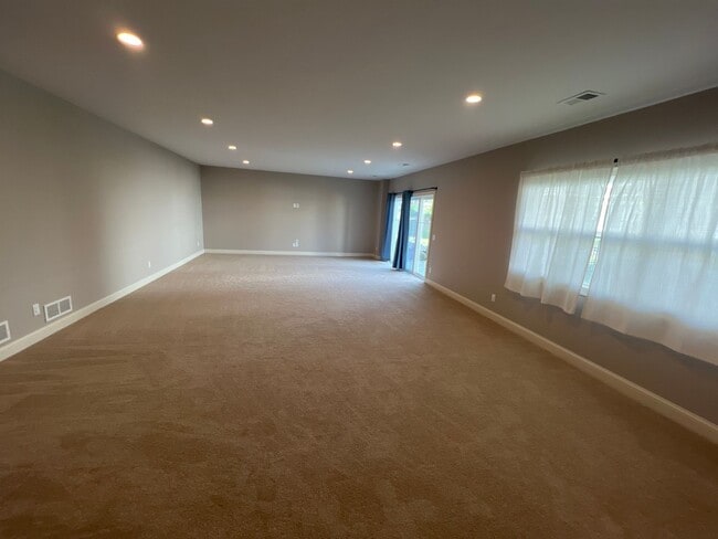 Building Photo - 8916 Pine Hollow Pl