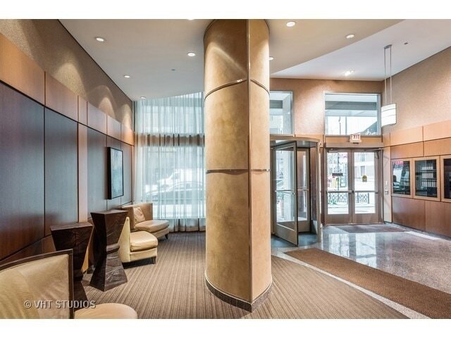 Building Photo - 2 E Erie St