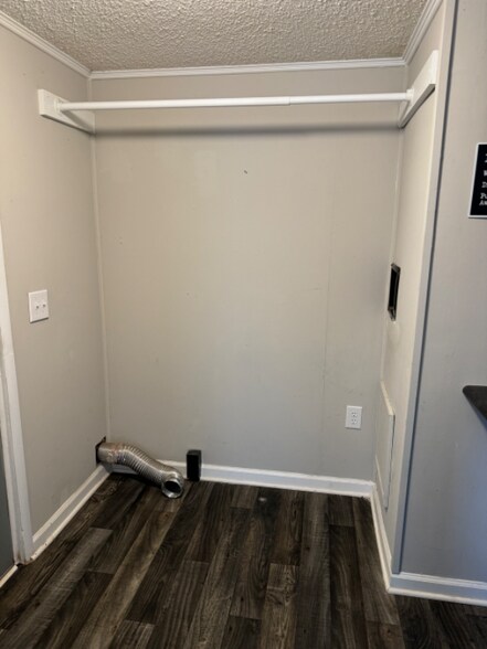 Building Photo - 3900 Johnson Rd