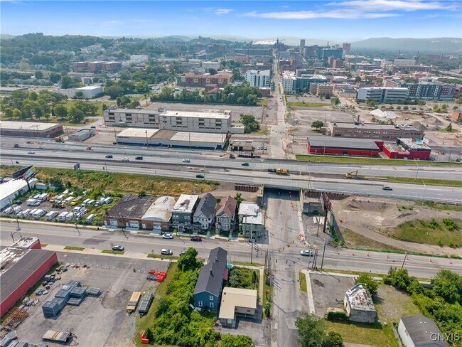 Building Photo - 600 Burnet Ave