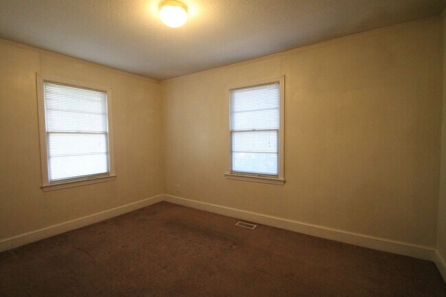 Building Photo - Exclusively Offered by Muse Realty Rentals, LLC