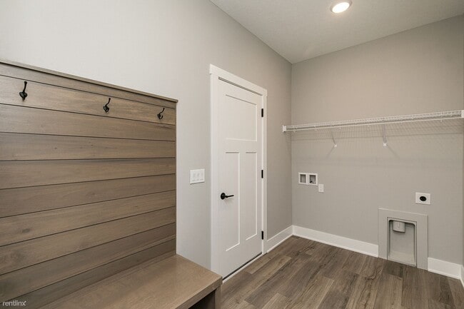 Building Photo - 3 br, 2.5 bath House - 529 Meadows Ct