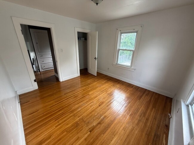 Building Photo - 1845 Jermain Dr