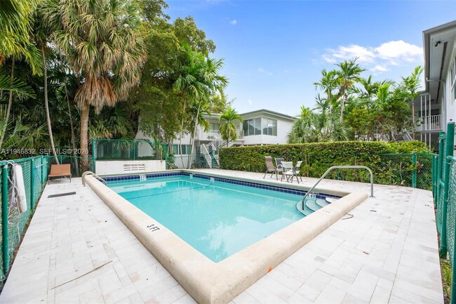 Building Photo - 1125 99th St