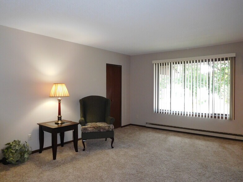 windows in every room - 511 Madison St