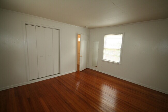 Building Photo - Perfect 3BR Home by Duke - All Appliances ...