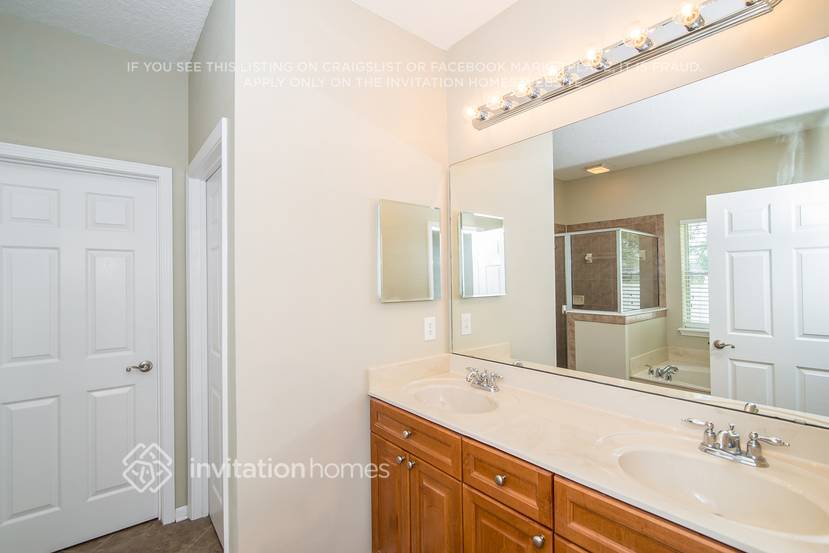 Building Photo - 6205 Whitsbury Ct