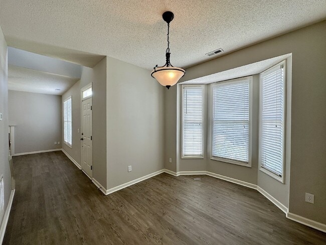 Building Photo - Beautiful 2 Story Home in Raleigh!