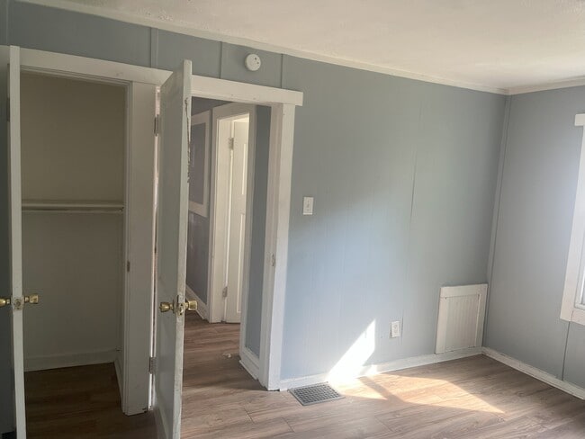 Building Photo - 1449 W 34th St