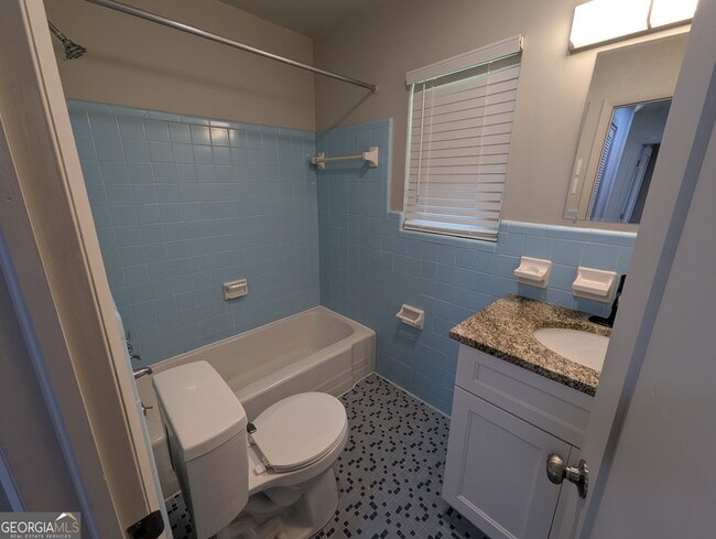 Building Photo - 110 Springtree Rd