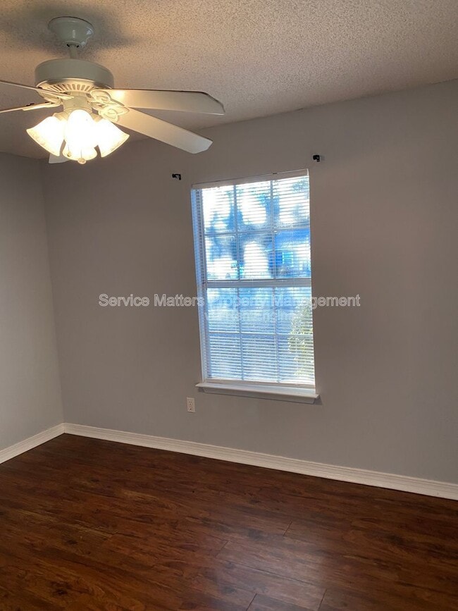 Building Photo - 5746 Rolling Hills Dr