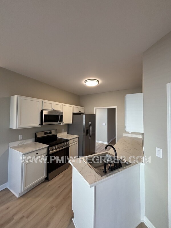 Building Photo - 1951 Redhawk Dr