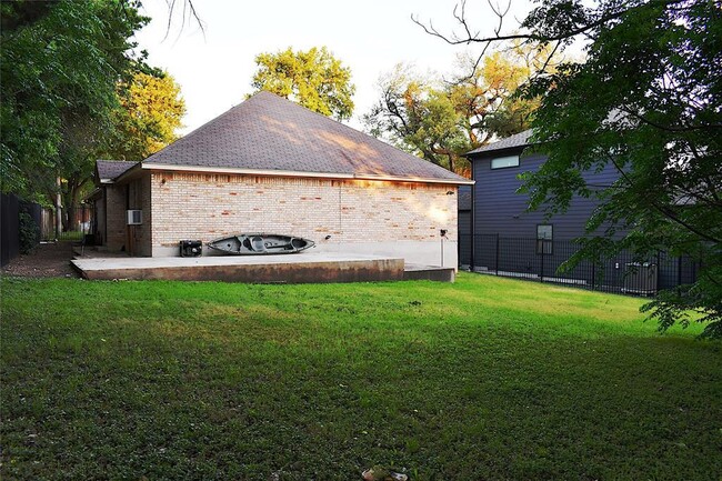 Building Photo - 2904 Allison Dr