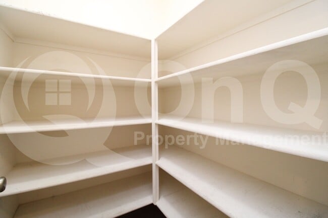 Building Photo - 105 N 87th Ave