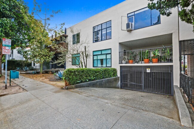 Building Photo - 8220 Norton