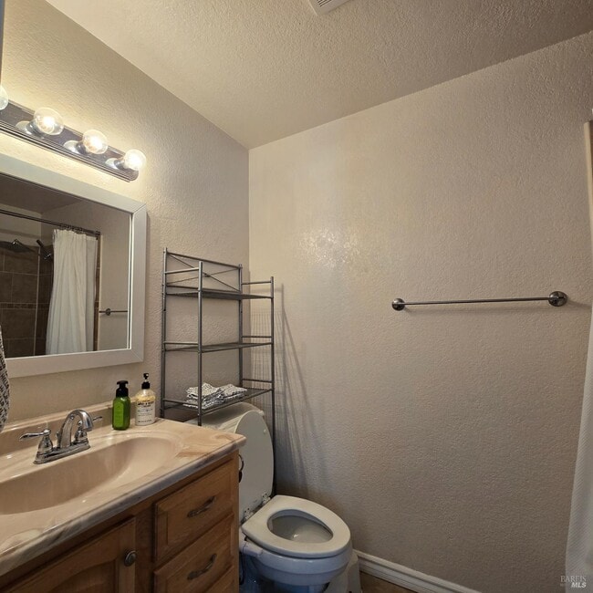 Building Photo - 480 Meadowview Dr