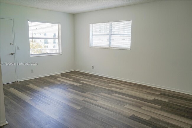 Building Photo - 2008 Jackson St