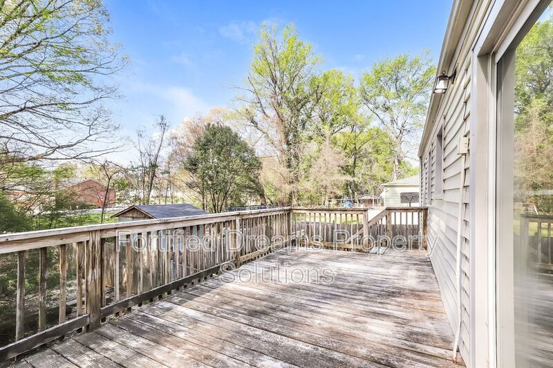 Building Photo - 2203 Maywood St