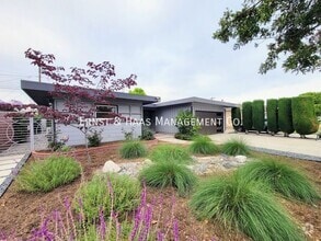 Building Photo - 2054 Pattiz Ave