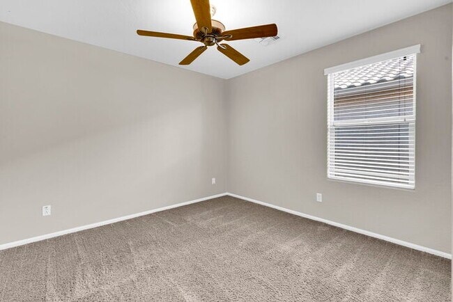Building Photo - 946 S Hawk Ln