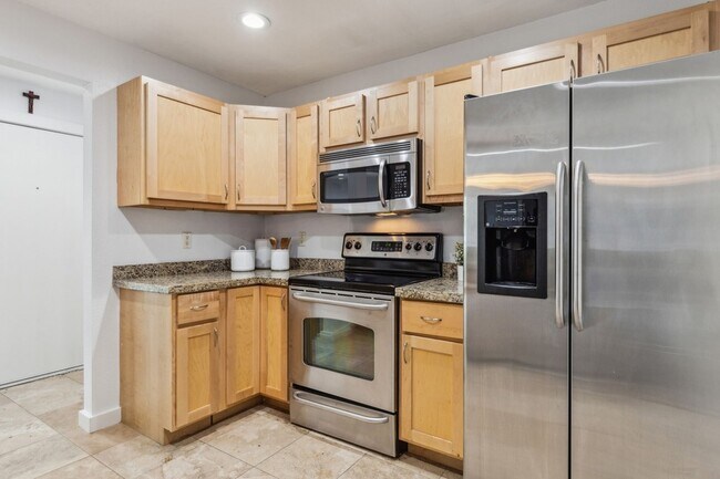 Building Photo - 4777 Cedar Springs Rd