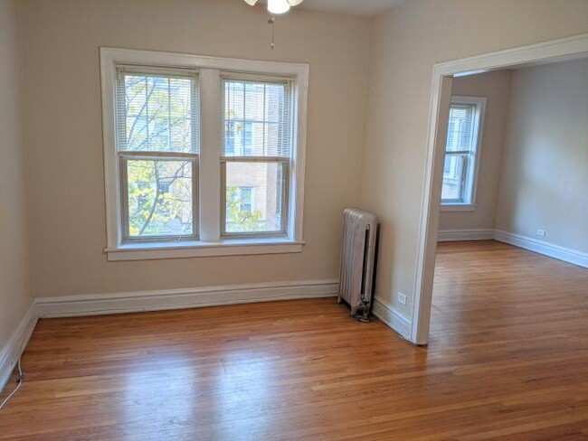 Building Photo - 1 bedroom in Evanston IL 60202