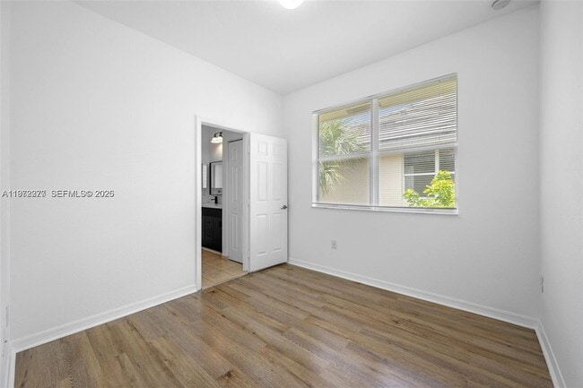 Building Photo - 3019 NW 30th Ave