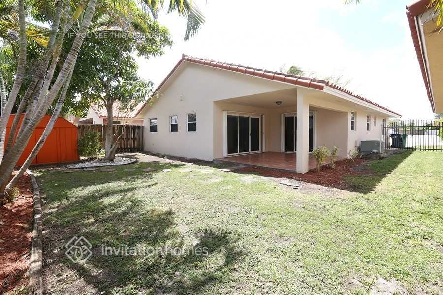 Building Photo - 11255 SW 143rd Ct
