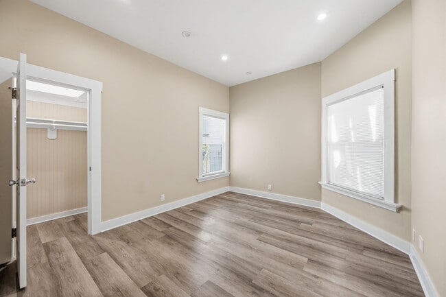 Building Photo - 2256B Van Ness Ave