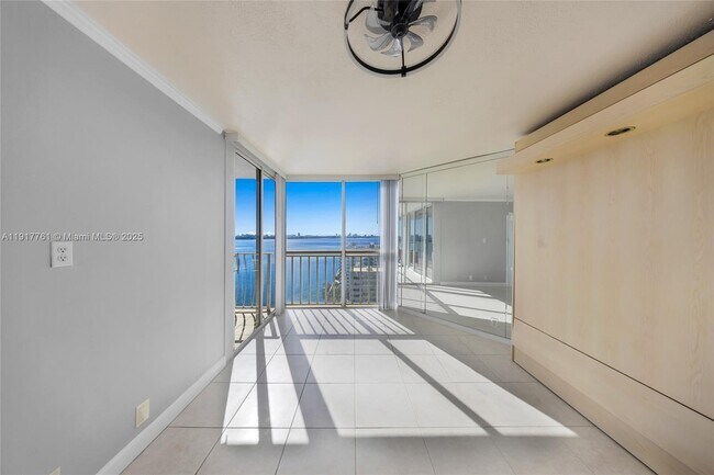 Building Photo - 7601 E Treasure Dr