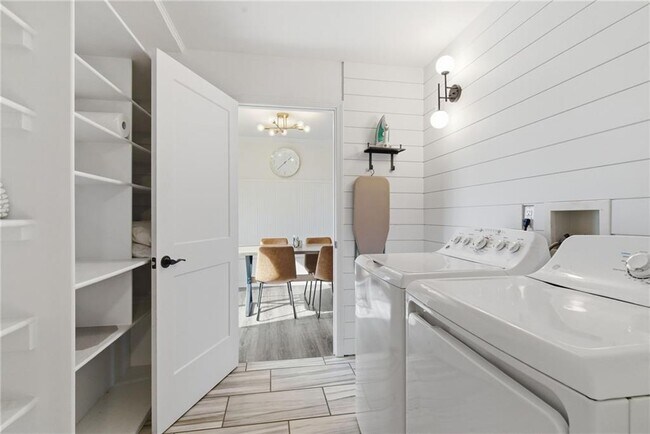 Building Photo - 3 Leigh Ln